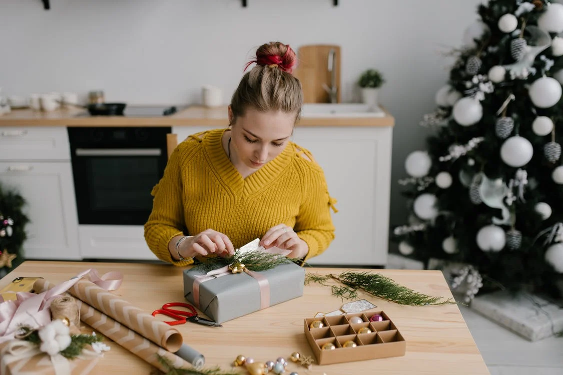 Is purchasing gift cards online safer than buying in stores?